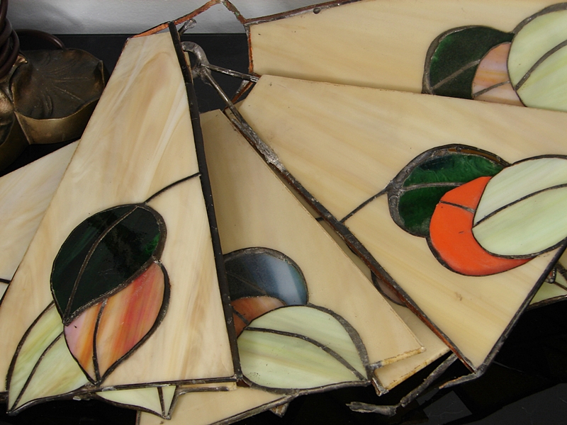 Naprawa lampki witrażowej